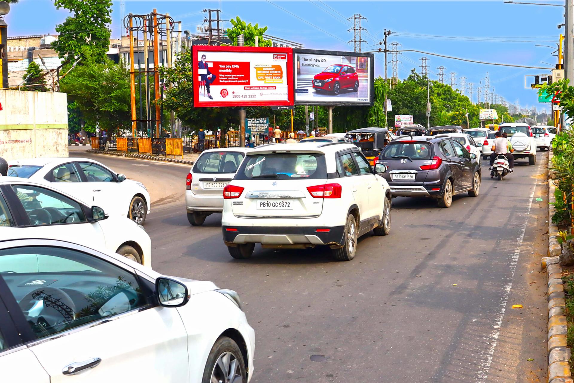 Vardhman Chowk1