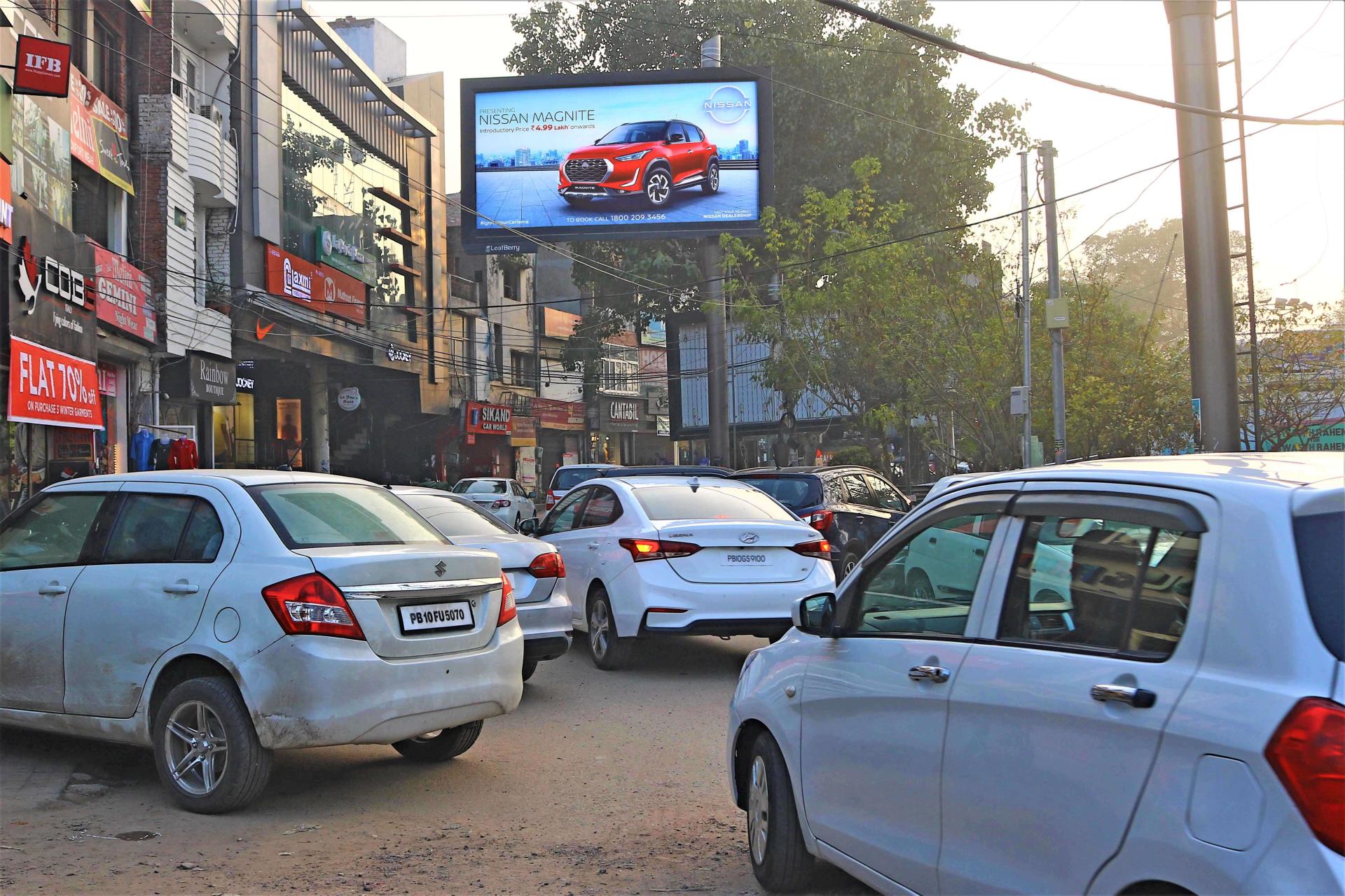 Model Town-Gole Market3